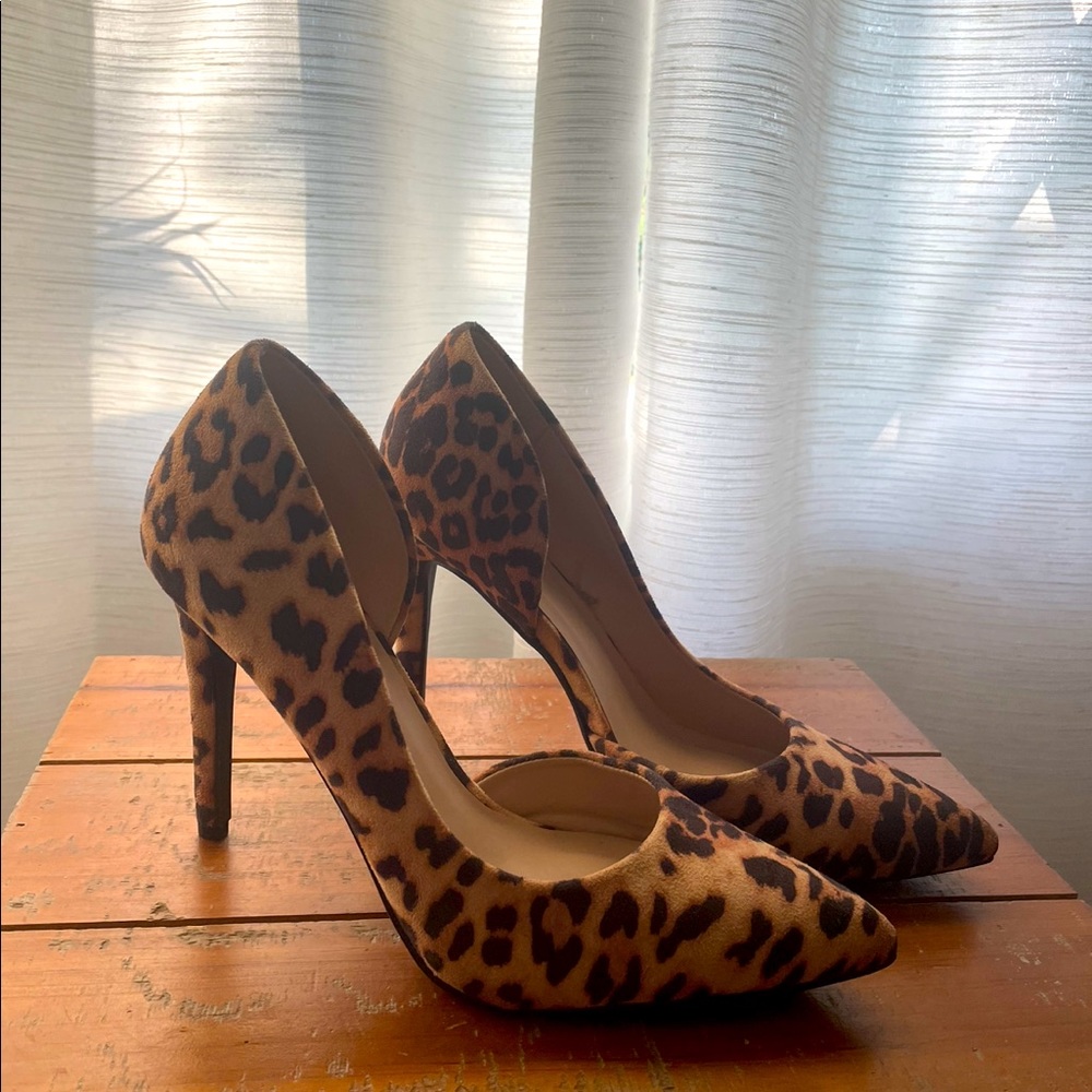 Shoe size 7 1/2 lightly used.